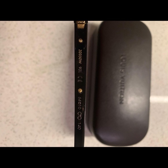LOUIS VUITTON SUNGLASSES